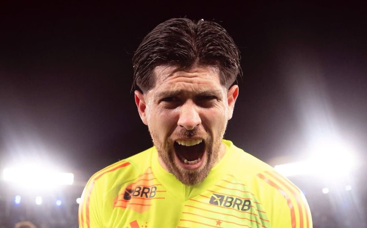 Flamengo deseja renovar com Rossi e Léo Pereira, além de um aumento salarial; confira