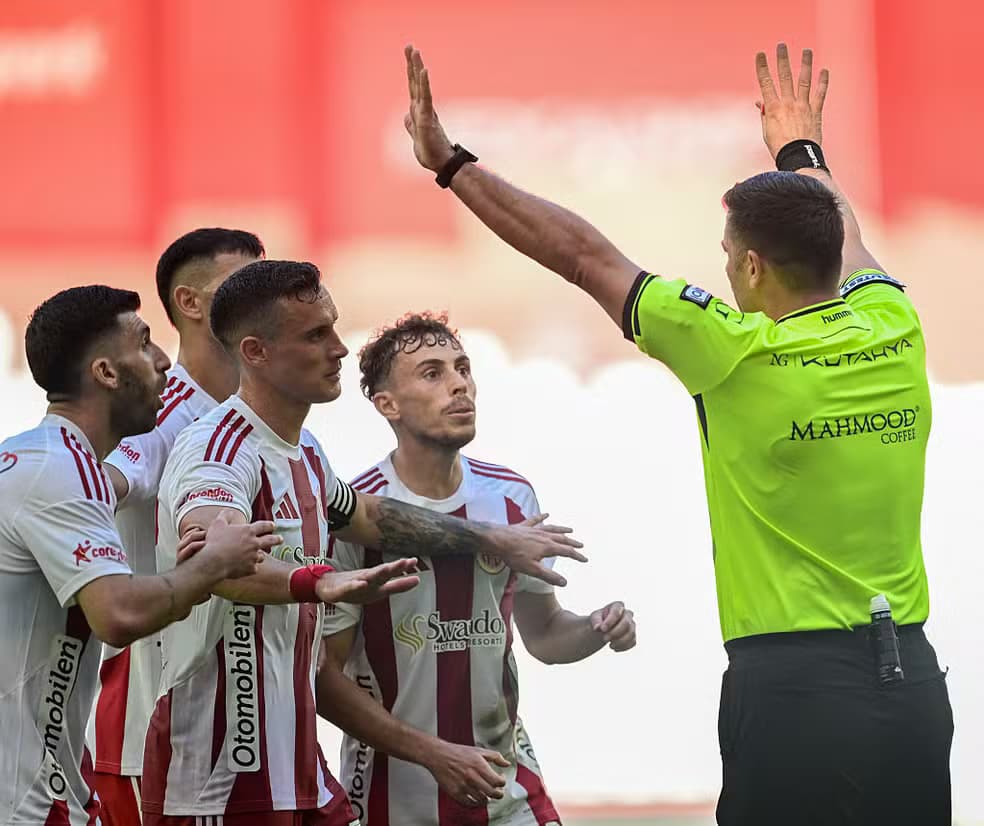 Árbitros e jogadores apostadores na Turquia: mais uma crise de integridade no futebol?