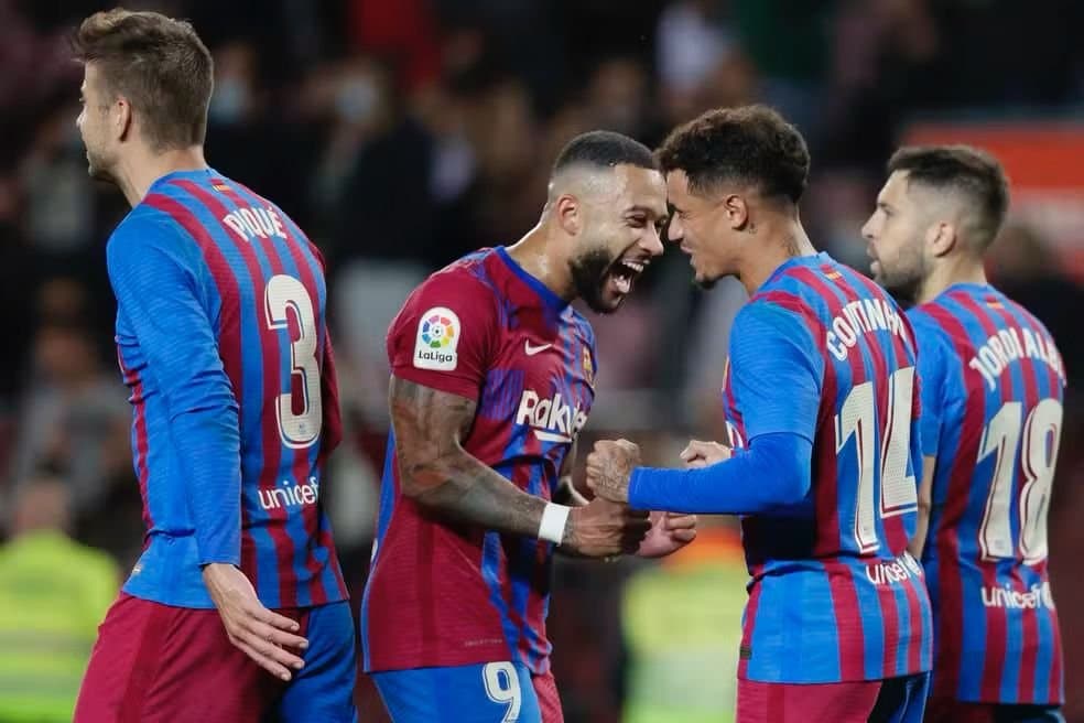 Memphis x Coutinho: o duelo dos camisas 10 que atravessou a Europa e decide a Copa do Brasil